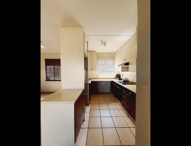 2 BEDROOM APARTMENT RENTED IN HALFWAY GARDENS